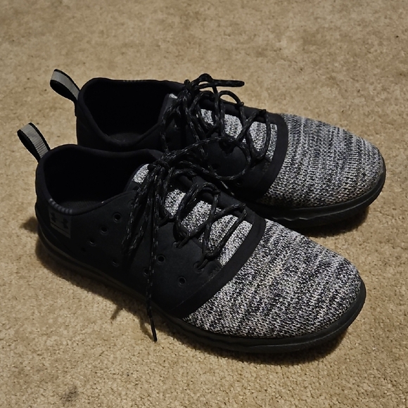 Under Armour Shoes - Under Armour Black Shoe Interior with White Size Label